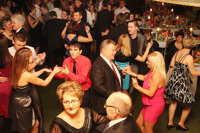 Pełna sala, doskonała zabawa (zdjęcia)