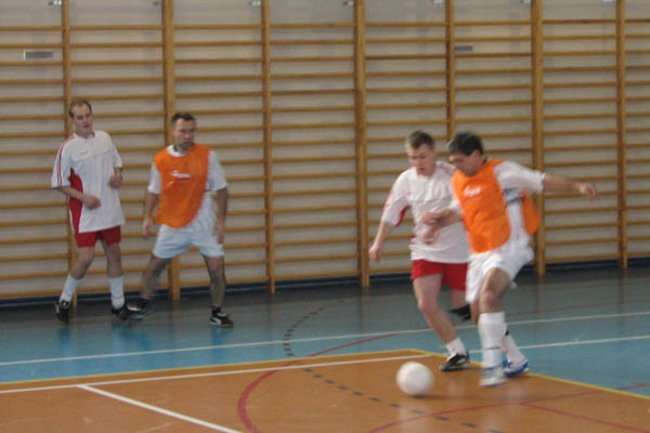 Halowy turniej w Drobninie (zdjęcia)