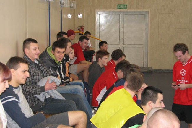 Halowy turniej w Drobninie (zdjęcia)