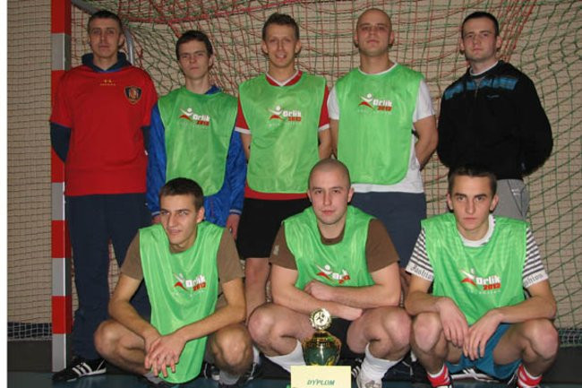 Halowy turniej w Drobninie (zdjęcia)