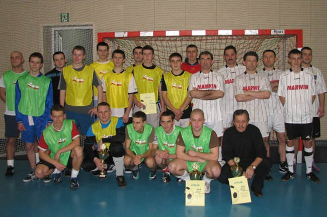 Halowy turniej w Drobninie (zdjęcia)