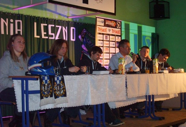 Adam Skórnicki zetnie włosy! (zdjęcia)