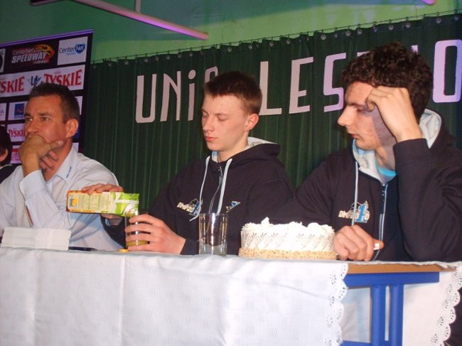 Adam Skórnicki zetnie włosy! (zdjęcia)