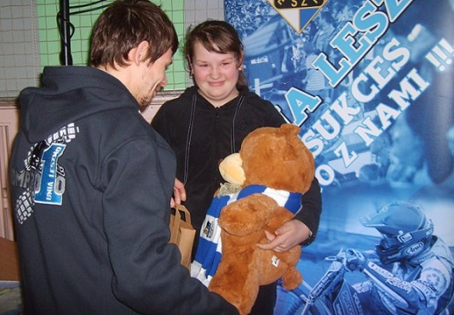 Adam Skórnicki zetnie włosy! (zdjęcia)