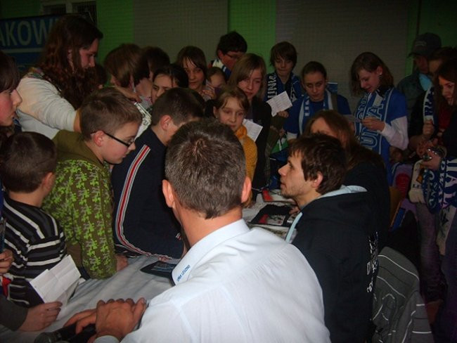 Adam Skórnicki zetnie włosy! (zdjęcia)