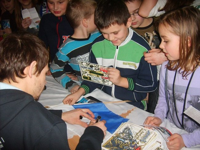 Adam Skórnicki zetnie włosy! (zdjęcia)