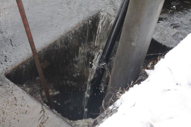 Zalane skrzyżowanie ul. Racławickiej z Sienkiewicza (zdjęcia)