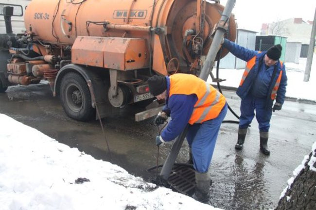 Zalane skrzyżowanie ul. Racławickiej z Sienkiewicza (zdjęcia)