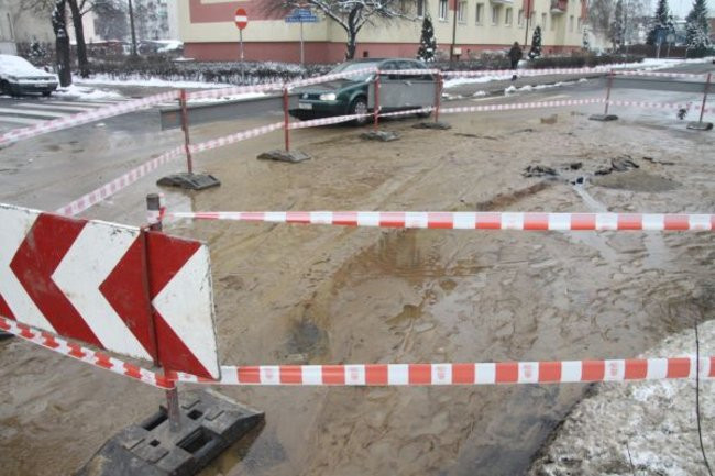 Zalane skrzyżowanie ul. Racławickiej z Sienkiewicza (zdjęcia)