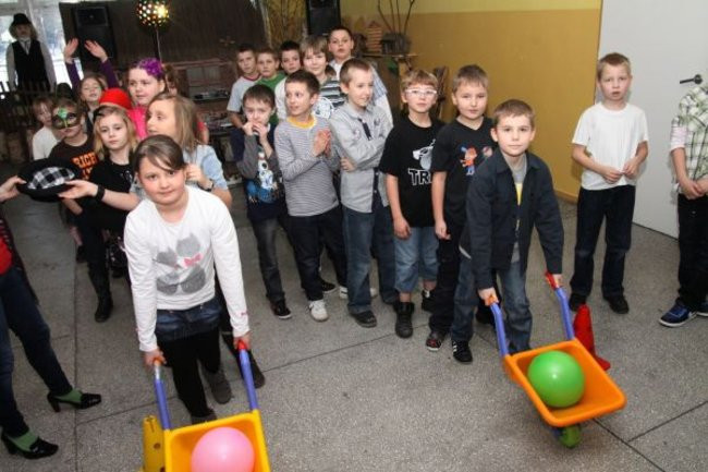 Karnawał uczcili dyskoteką (zdjęcia)