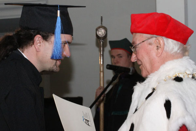 Uroczystość absolutoryjna (zdjęcia)