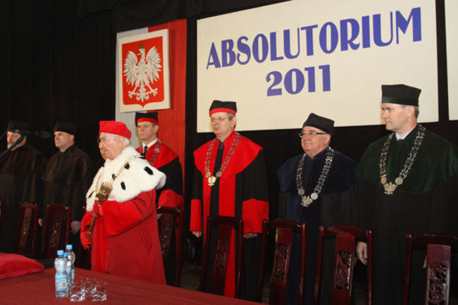 Uroczystość absolutoryjna (zdjęcia)