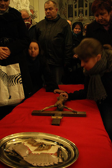 Krzyż papieski w Lesznie (zdjęcia)