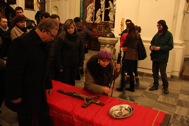 Krzyż papieski w Lesznie (zdjęcia)