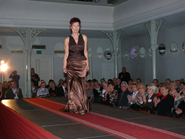 Panie w wieku 50+ w roli modelek (zdjęcia)