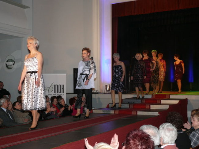 Panie w wieku 50+ w roli modelek (zdjęcia)