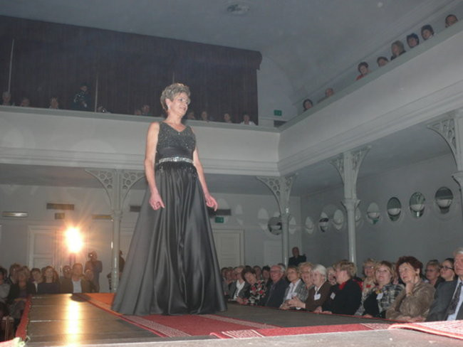 Panie w wieku 50+ w roli modelek (zdjęcia)