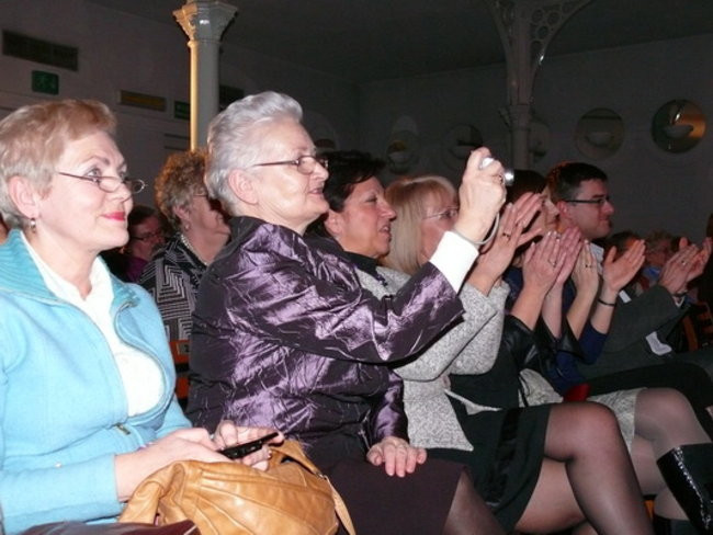 Panie w wieku 50+ w roli modelek (zdjęcia)