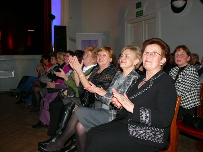 Panie w wieku 50+ w roli modelek (zdjęcia)