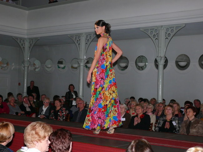 Panie w wieku 50+ w roli modelek (zdjęcia)