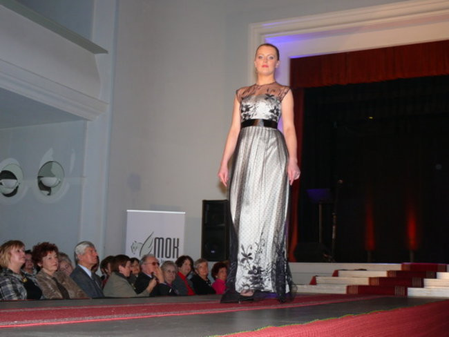 Panie w wieku 50+ w roli modelek (zdjęcia)