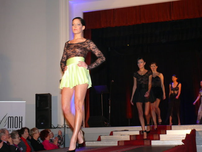 Panie w wieku 50+ w roli modelek (zdjęcia)