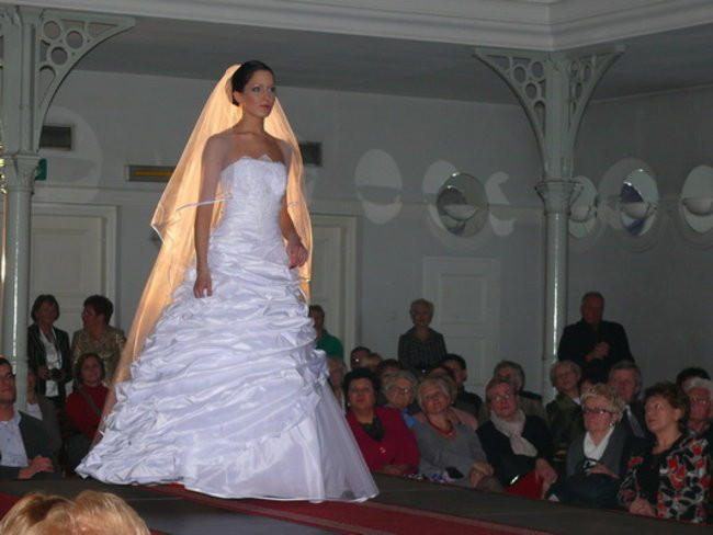 Panie w wieku 50+ w roli modelek (zdjęcia)