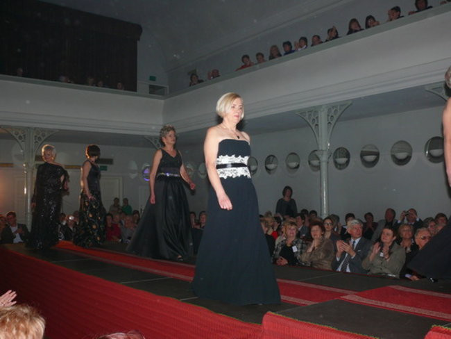 Panie w wieku 50+ w roli modelek (zdjęcia)