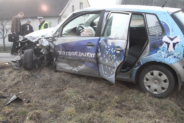 Zderzenie na zakręcie (zdjęcia)