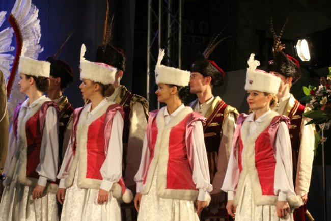 Patriotyczne śpiewanie (dużo zdjęć)