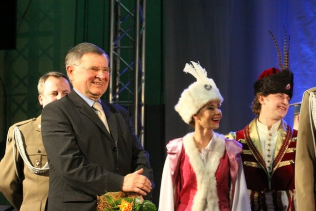 Patriotyczne śpiewanie (dużo zdjęć)