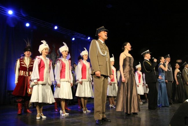 Patriotyczne śpiewanie (dużo zdjęć)