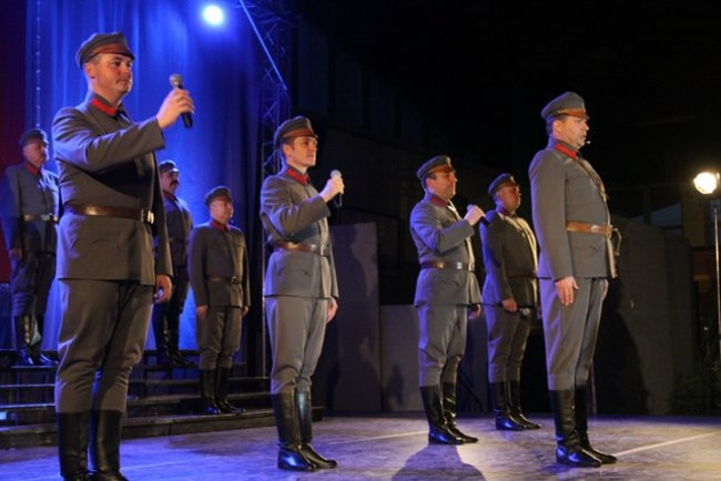 Patriotyczne śpiewanie (dużo zdjęć)