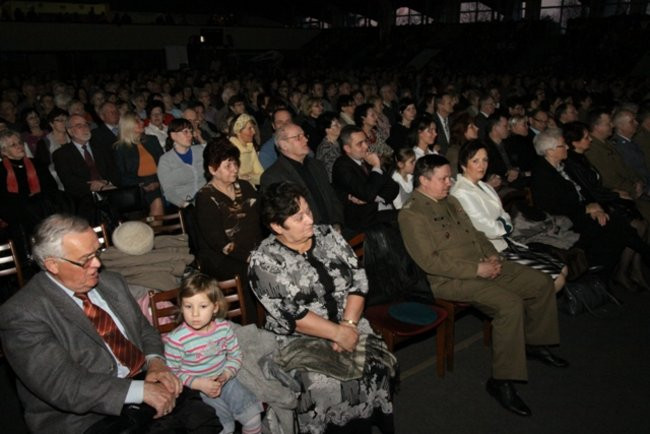 Patriotyczne śpiewanie (dużo zdjęć)