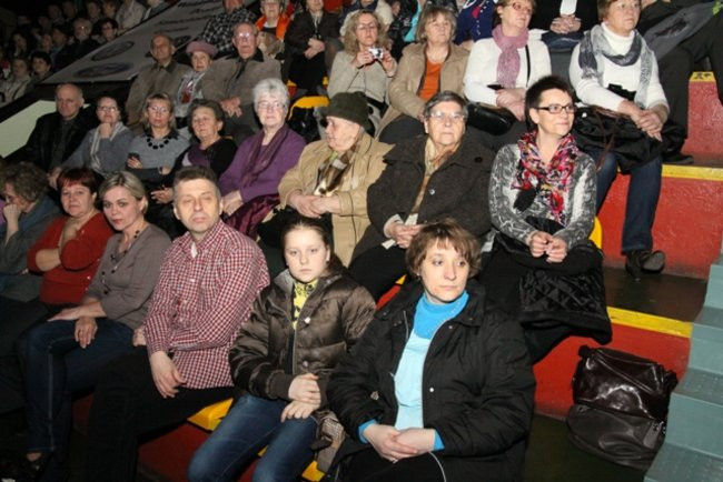 Patriotyczne śpiewanie (dużo zdjęć)