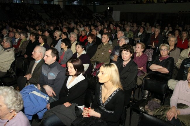 Patriotyczne śpiewanie (dużo zdjęć)