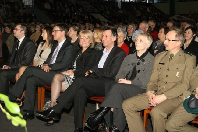 Patriotyczne śpiewanie (dużo zdjęć)