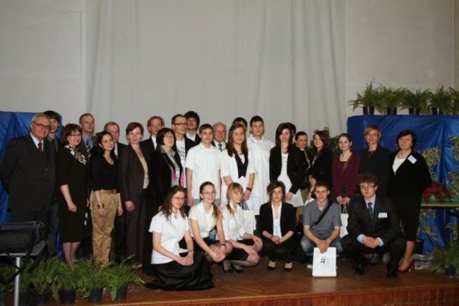 Uczniowie na katedrze (zdjęcia)