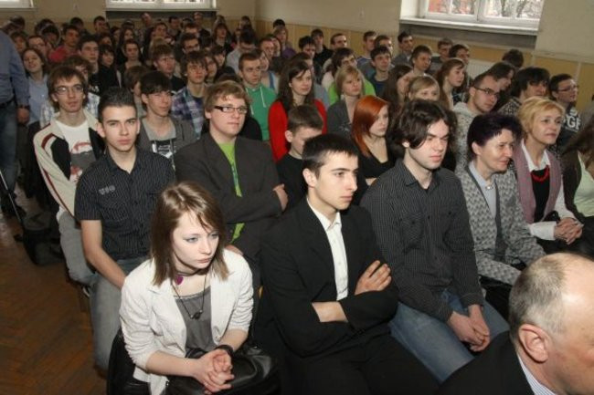 Uczniowie na katedrze (zdjęcia)