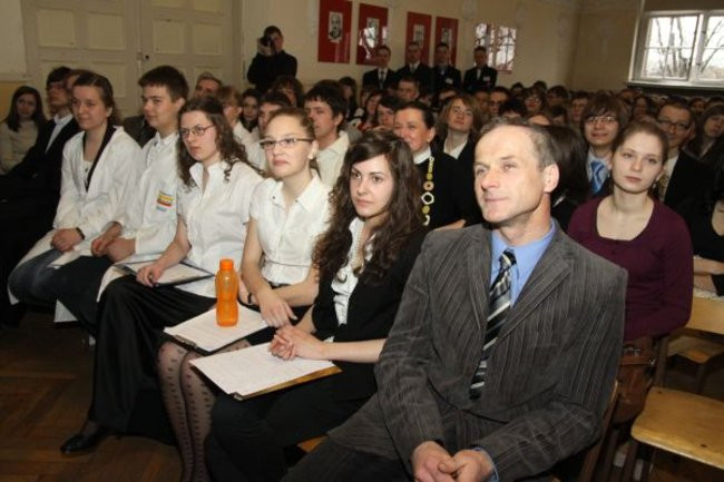 Uczniowie na katedrze (zdjęcia)