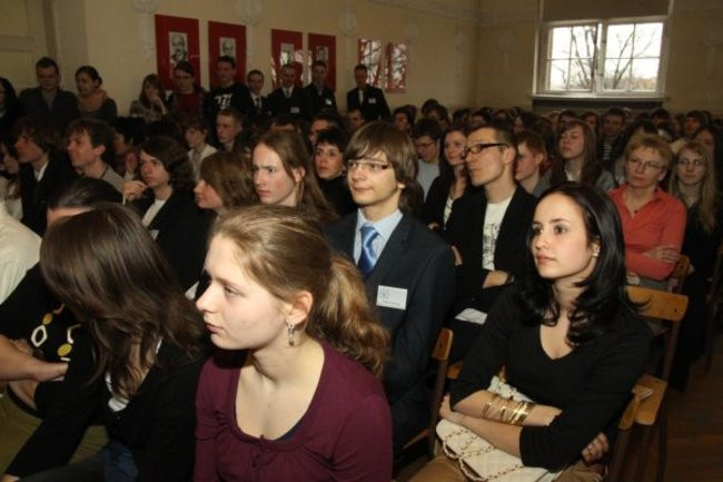 Uczniowie na katedrze (zdjęcia)