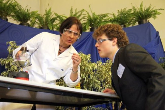 Uczniowie na katedrze (zdjęcia)