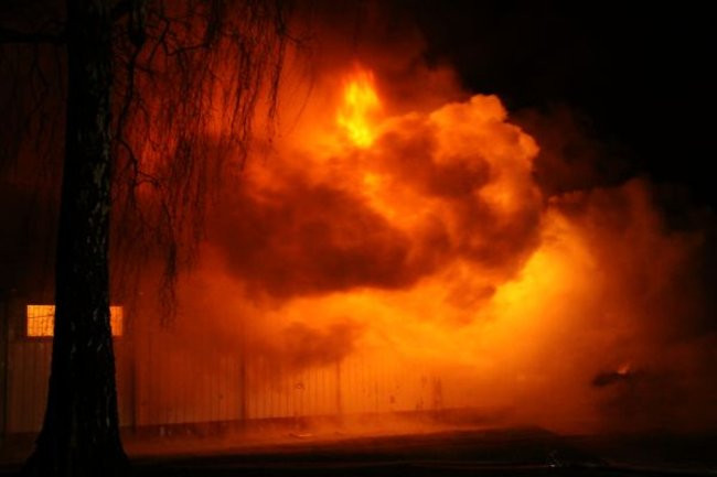 Pożar pawilonu handlowego w Lesznie. Nawet milion złotych strat (zdjęcia)