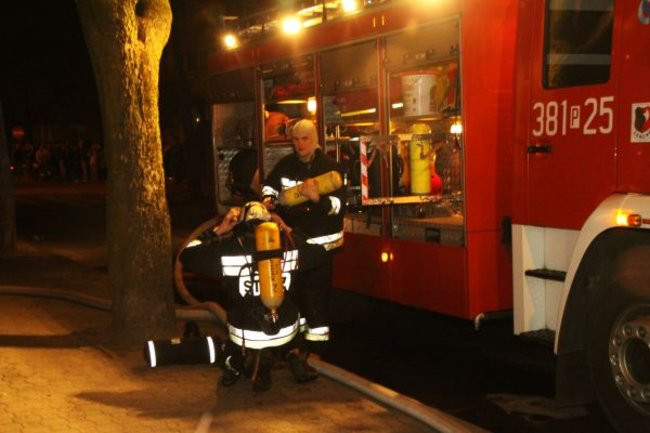 Pożar pawilonu handlowego w Lesznie. Nawet milion złotych strat (zdjęcia)