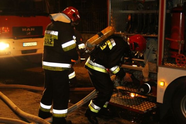 Pożar pawilonu handlowego w Lesznie. Nawet milion złotych strat (zdjęcia)