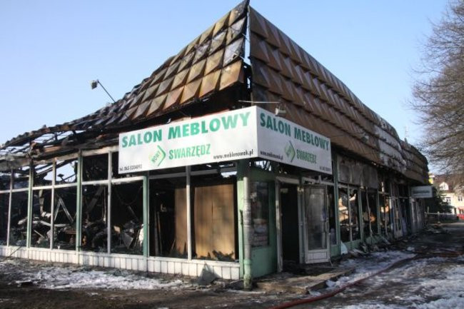 Po pawilonie zostały zgliszcza (zdjęcia)