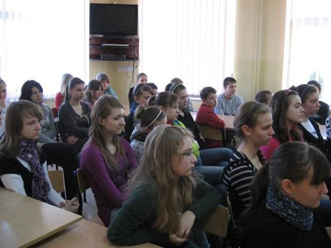 Lekcja o parlamencie w szkole w Kąkolewie (zdjęcia)