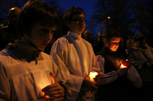 Droga Krzyżowa między blokami (zdjęcia)