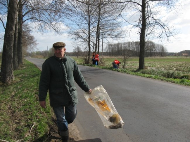 Wiosenne sprzątanie Brenna (zdjęcia)
