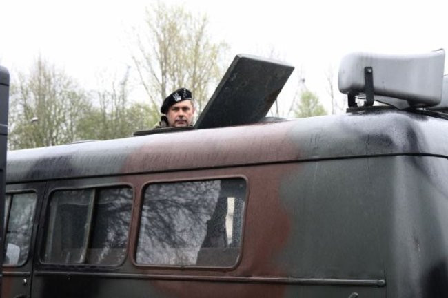 Honorowa salwa dla pomordowanych (zdjęcia)